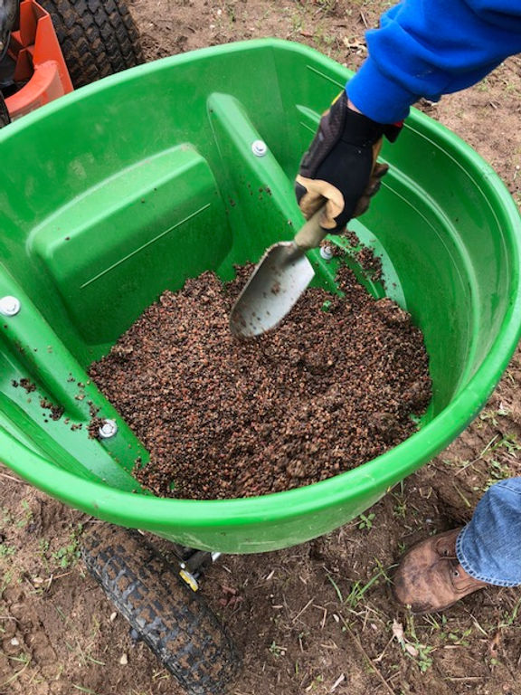 How to Dry Out Wet Fertilizer