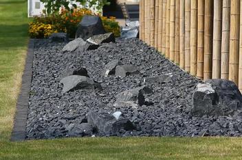 How to Make a Rock Garden Without Plants