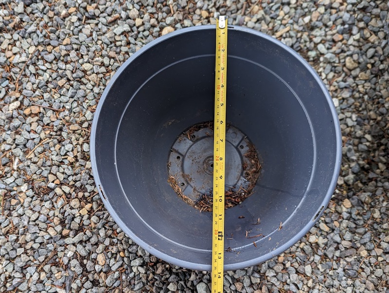 How to Measure a Round Planter