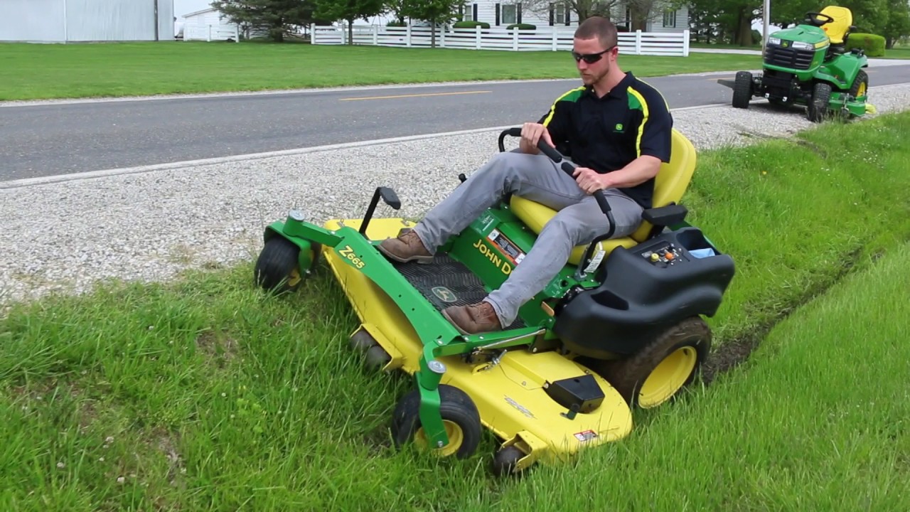 How to Mow a Ditch With a Zero Turn Mower