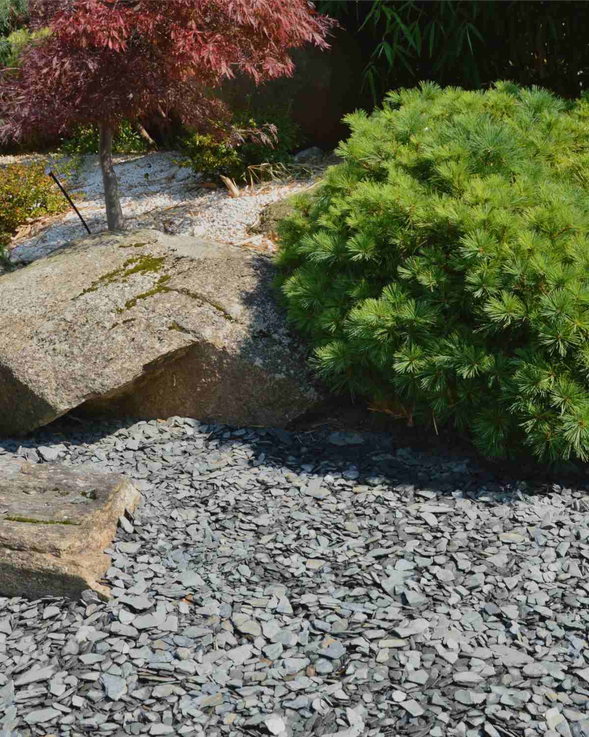 How to Put Slate in Garden