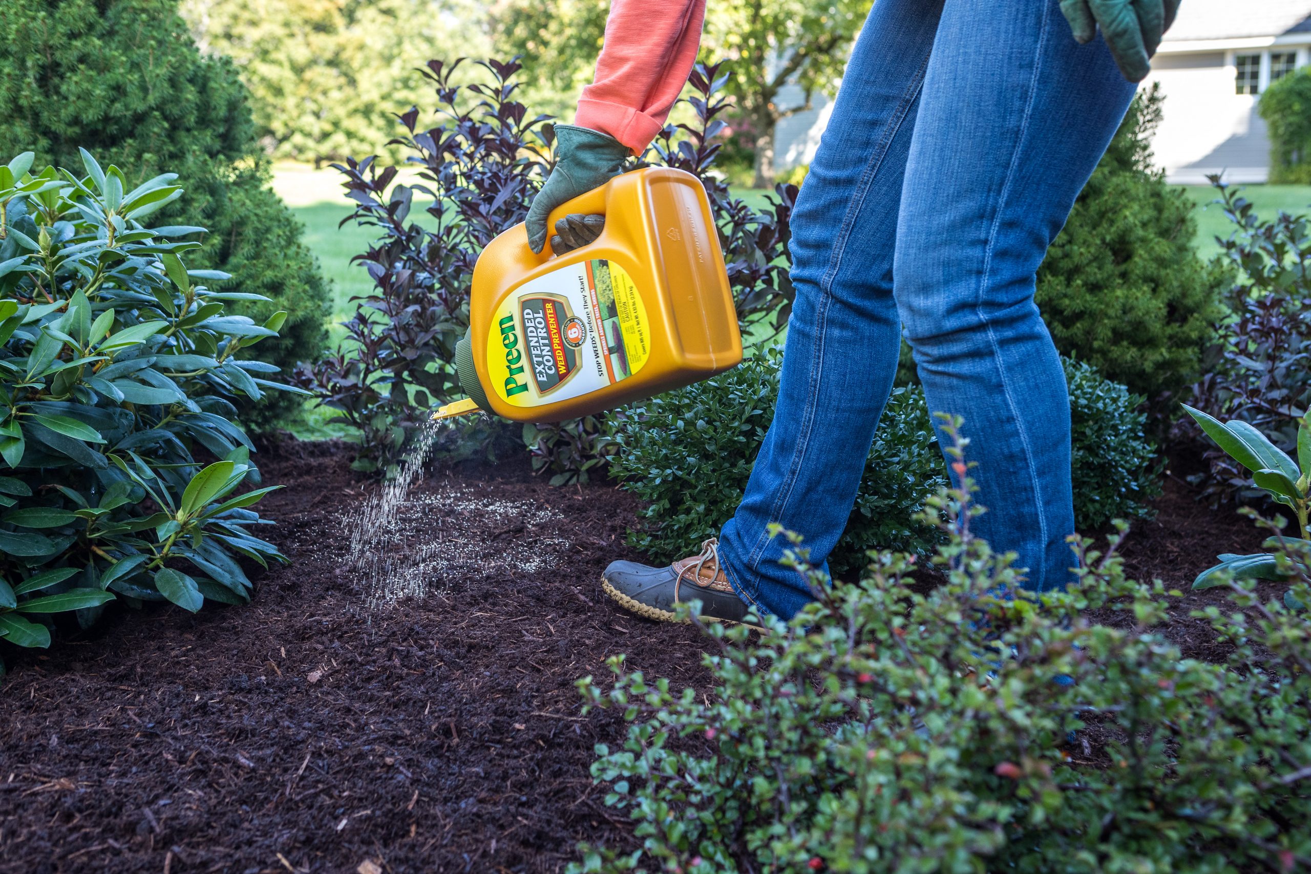 How to Use Preen Weed Preventer in Flower Beds