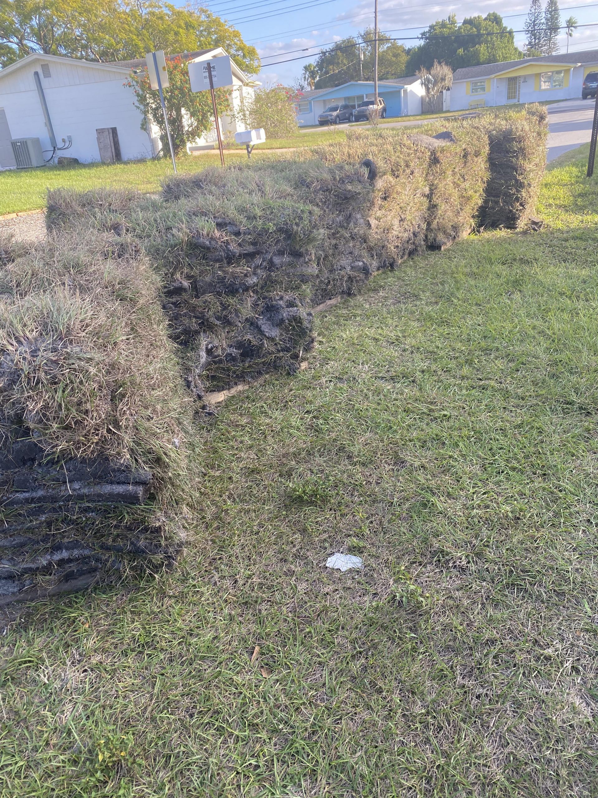 How to Arrange Sod in a Pallet