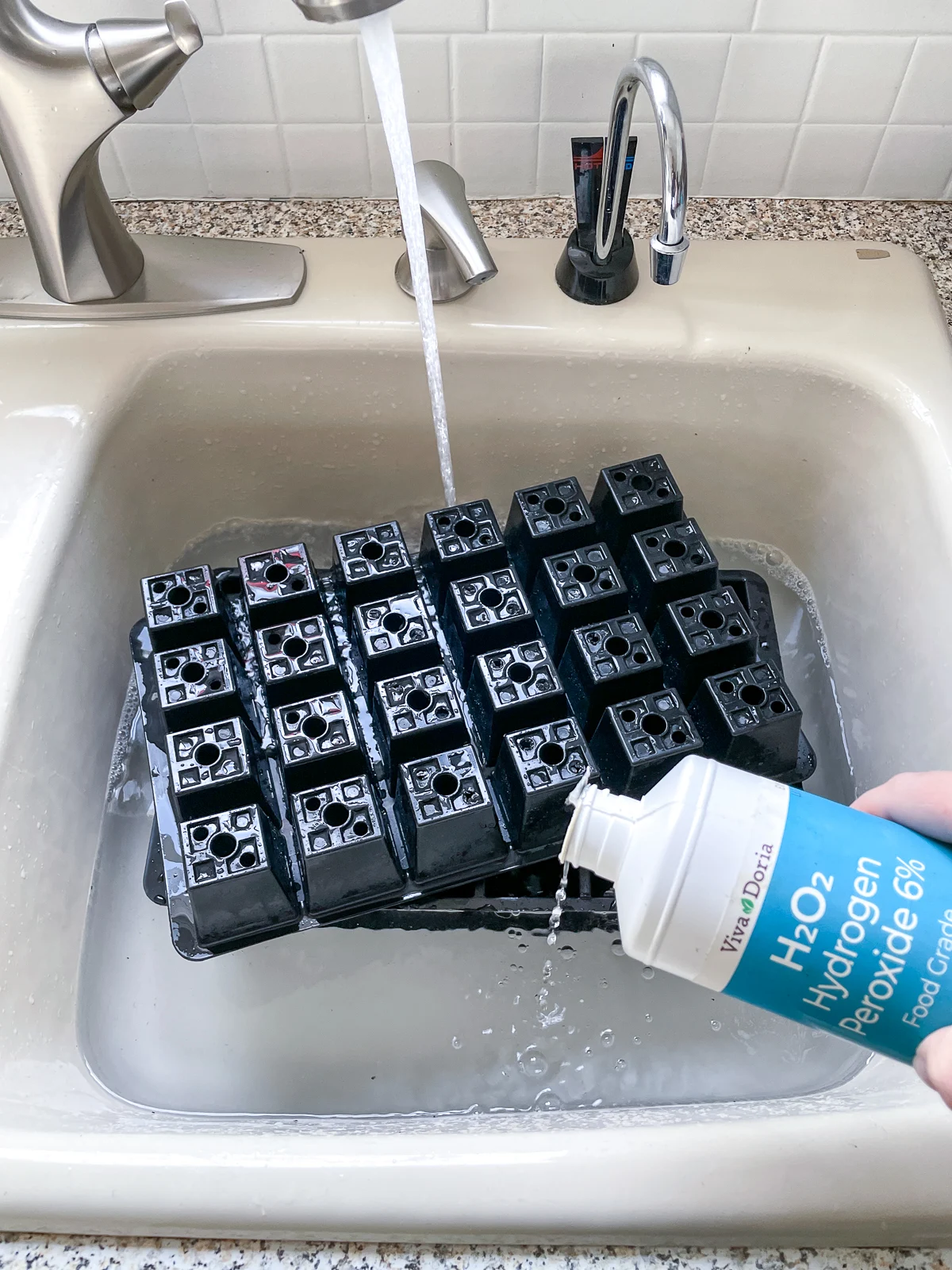 How to Clean Seedling Trays